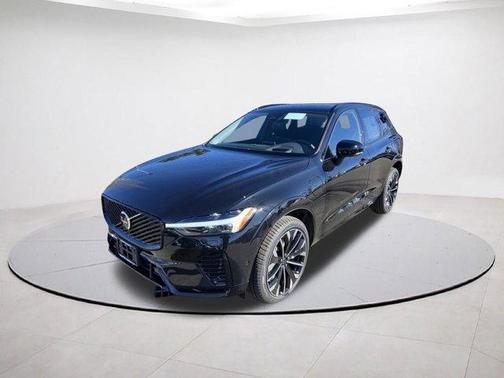Onyx Black Metallic 2026 Volvo XC60 Plug-In Hybrid T8 Ultra