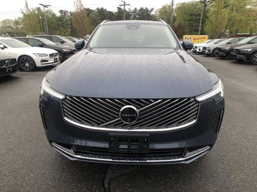 2025 Volvo XC90 Plug-In Hybrid T8 Plus 6-Seater