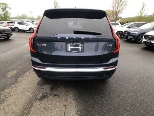 2025 Volvo XC90 Plug-In Hybrid T8 Plus 6-Seater
