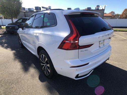 2025 Volvo XC60 B5 Plus