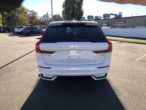 2025 Volvo XC60 B5 Plus