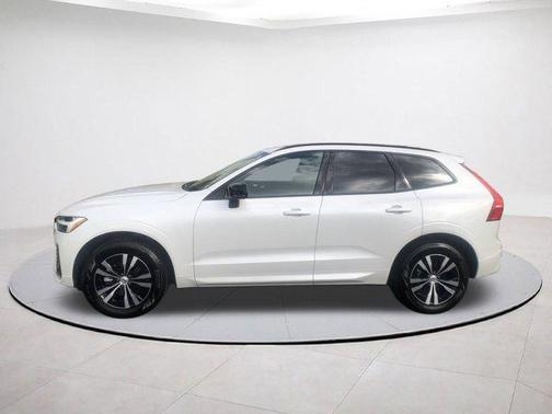 2025 Volvo XC60 B5 Core