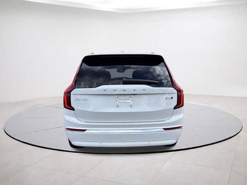 2026 Volvo XC90 B6 Ultra 7-Seater