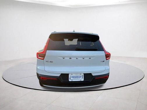 2019 Volvo XC40 T5 Momentum