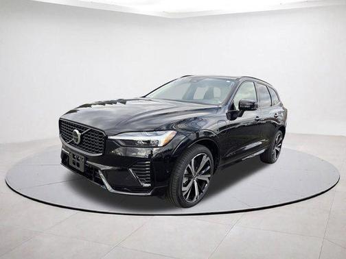 2025 Volvo XC60 Plug-In Hybrid T8 Ultra