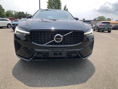 2025 Volvo XC60 Plug-In Hybrid T8 Ultra