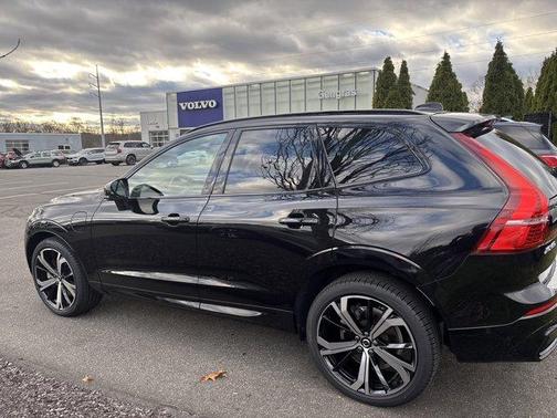 2025 Volvo XC60 Plug-In Hybrid T8 Ultra