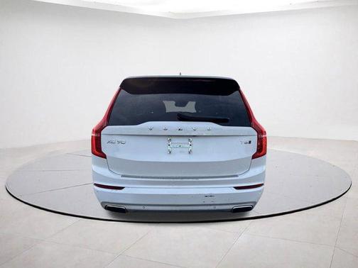 2020 Volvo XC90 T6 Momentum 7 Passenger