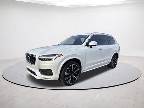 2020 Volvo XC90 T6 Momentum 7 Passenger
