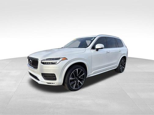 2020 Volvo XC90 T6 Momentum 7 Passenger