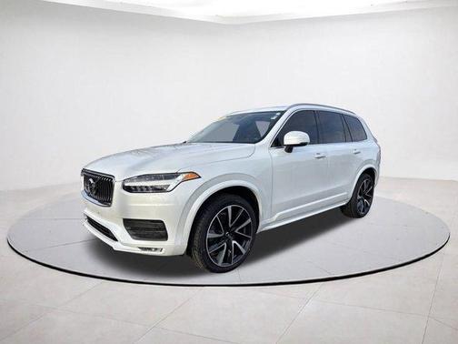 2020 Volvo XC90 T6 Momentum 7 Passenger