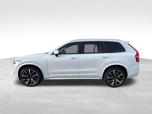 2020 Volvo XC90 T6 Momentum 7 Passenger