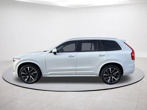 2020 Volvo XC90 T6 Momentum 7 Passenger