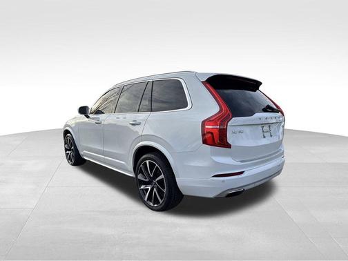 2020 Volvo XC90 T6 Momentum 7 Passenger