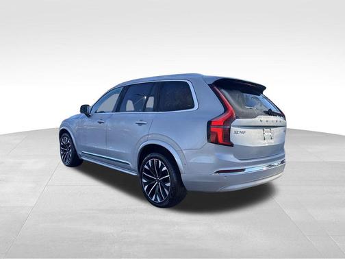 2025 Volvo XC90 B6 Plus 7-Seater