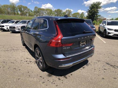 2022 Volvo XC60 B5 Inscription