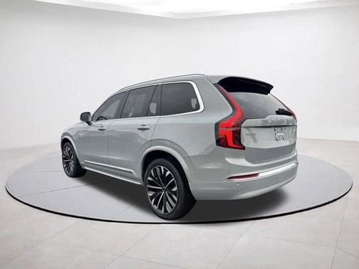 2025 Volvo XC90 B6 Plus 7-Seater