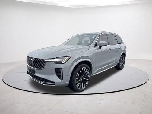 2025 Volvo XC90 B6 Plus 7-Seater