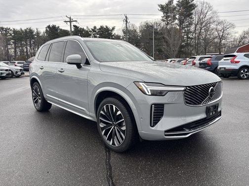 2025 Volvo XC90 B6 Plus 7-Seater