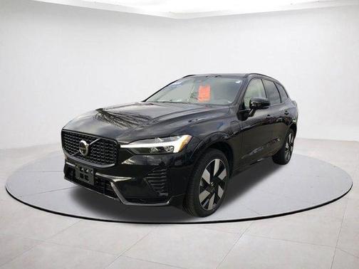 2025 Volvo XC60 Plug-In Hybrid T8 Plus