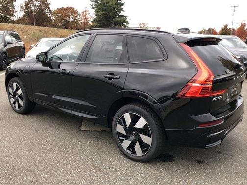 2025 Volvo XC60 Plug-In Hybrid T8 Plus