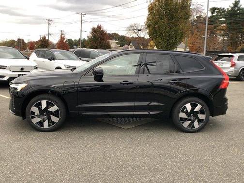 2025 Volvo XC60 Plug-In Hybrid T8 Plus