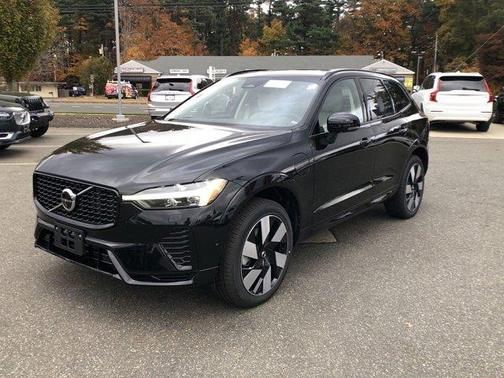 2025 Volvo XC60 Plug-In Hybrid T8 Plus