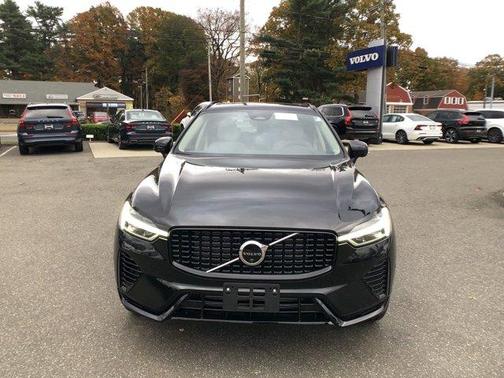 2025 Volvo XC60 Plug-In Hybrid T8 Plus