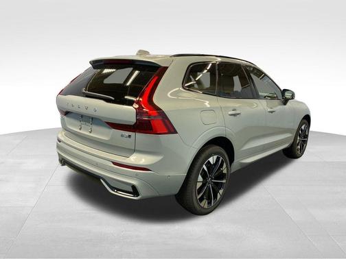 Gray Metallic 2026 Volvo XC60 B5 Plus