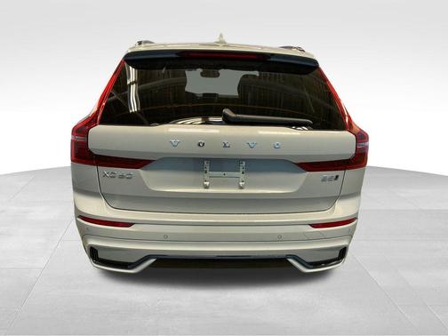 Gray Metallic 2026 Volvo XC60 B5 Plus