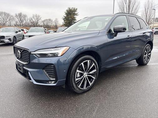 2025 Volvo XC60 B5 Plus