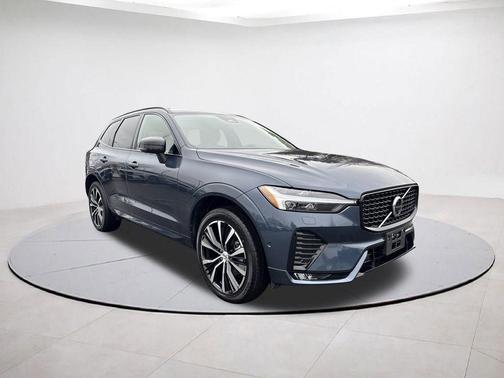 2025 Volvo XC60 B5 Plus