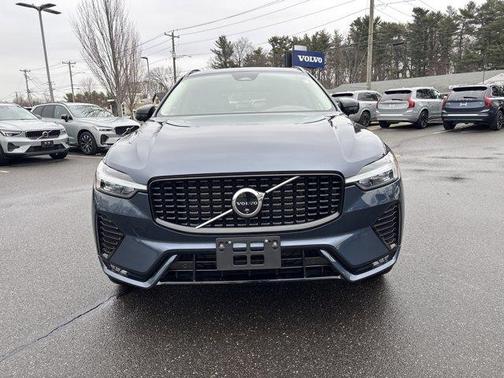 2025 Volvo XC60 B5 Plus