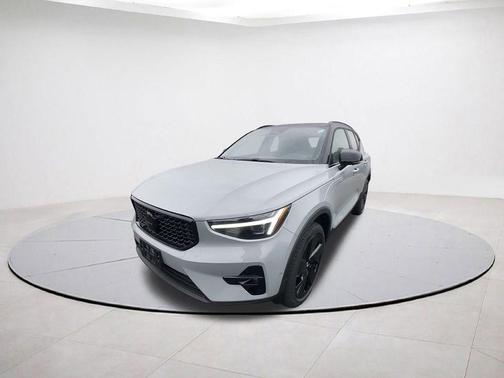 2026 Volvo XC40 B5 Ultra Black Edition