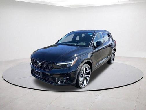 2026 Volvo XC40 B5 Plus