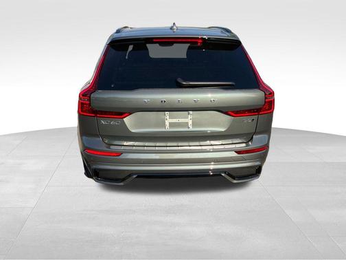 Forest Green 2026 Volvo XC60 B5 Plus