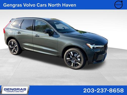 Forest Green 2026 Volvo XC60 B5 Plus