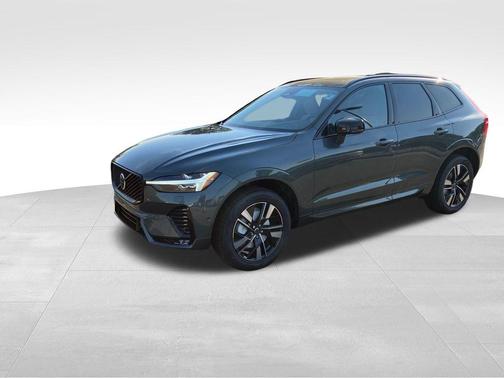Forest Green 2026 Volvo XC60 B5 Plus