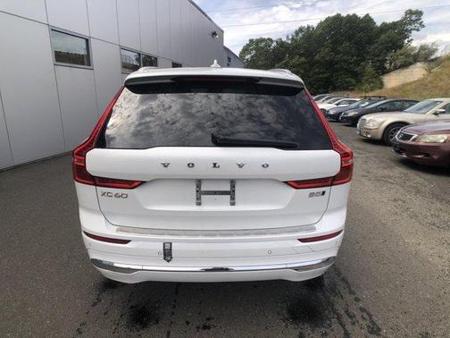 2023 Volvo XC60 B5 Plus Bright Theme