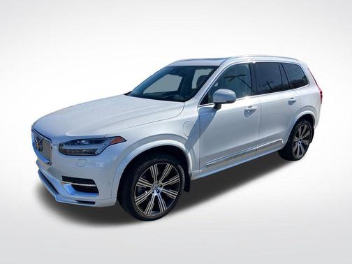 Crystal White Metallic 2024 Volvo XC90 Recharge Plug-In Hybrid T8 Ultimate Bright Theme 7-Seater