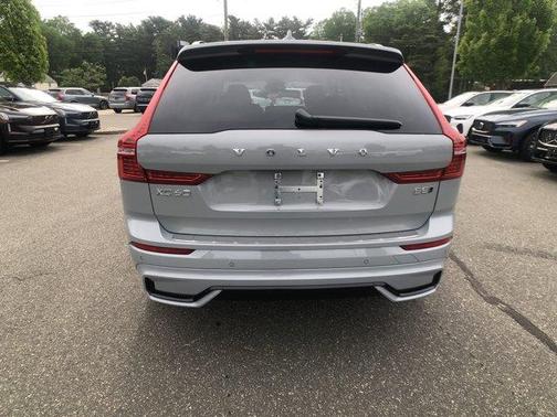 2025 Volvo XC60 B5 Ultra