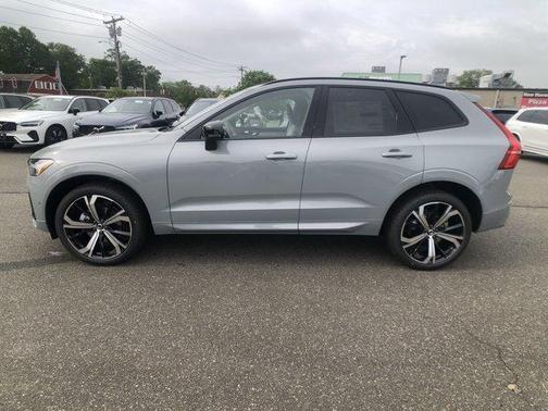 2025 Volvo XC60 B5 Ultra
