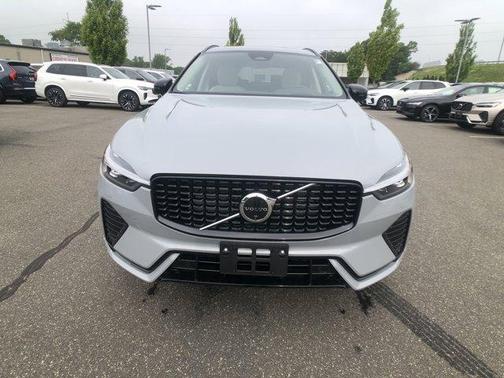 2025 Volvo XC60 B5 Ultra