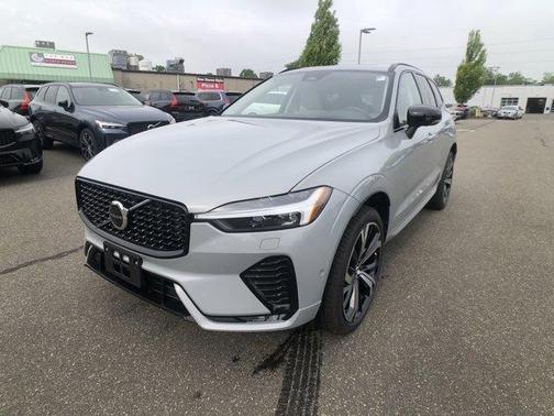 2025 Volvo XC60 B5 Ultra