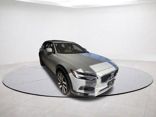 2026 Volvo V90 Cross Country B6 Ultra