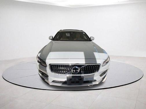 2026 Volvo V90 Cross Country B6 Ultra