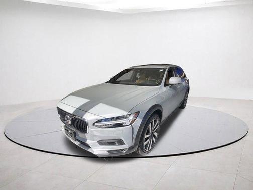 2026 Volvo V90 Cross Country B6 Ultra