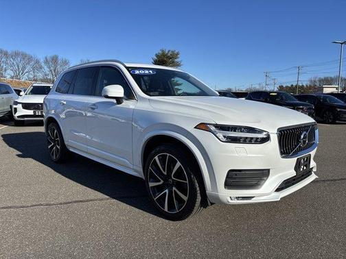 2021 Volvo XC90 T6 Momentum 7 Passenger