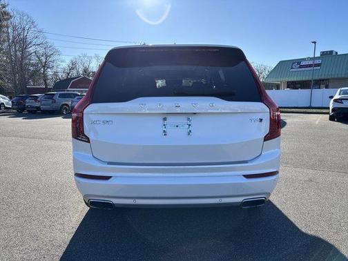 2021 Volvo XC90 T6 Momentum 7 Passenger