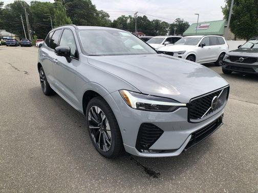 2026 Volvo XC60 PLUS